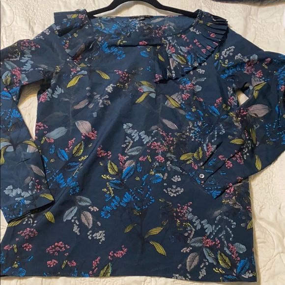 3/$25 Banana Republic floral blouse - Picture 3 of 8